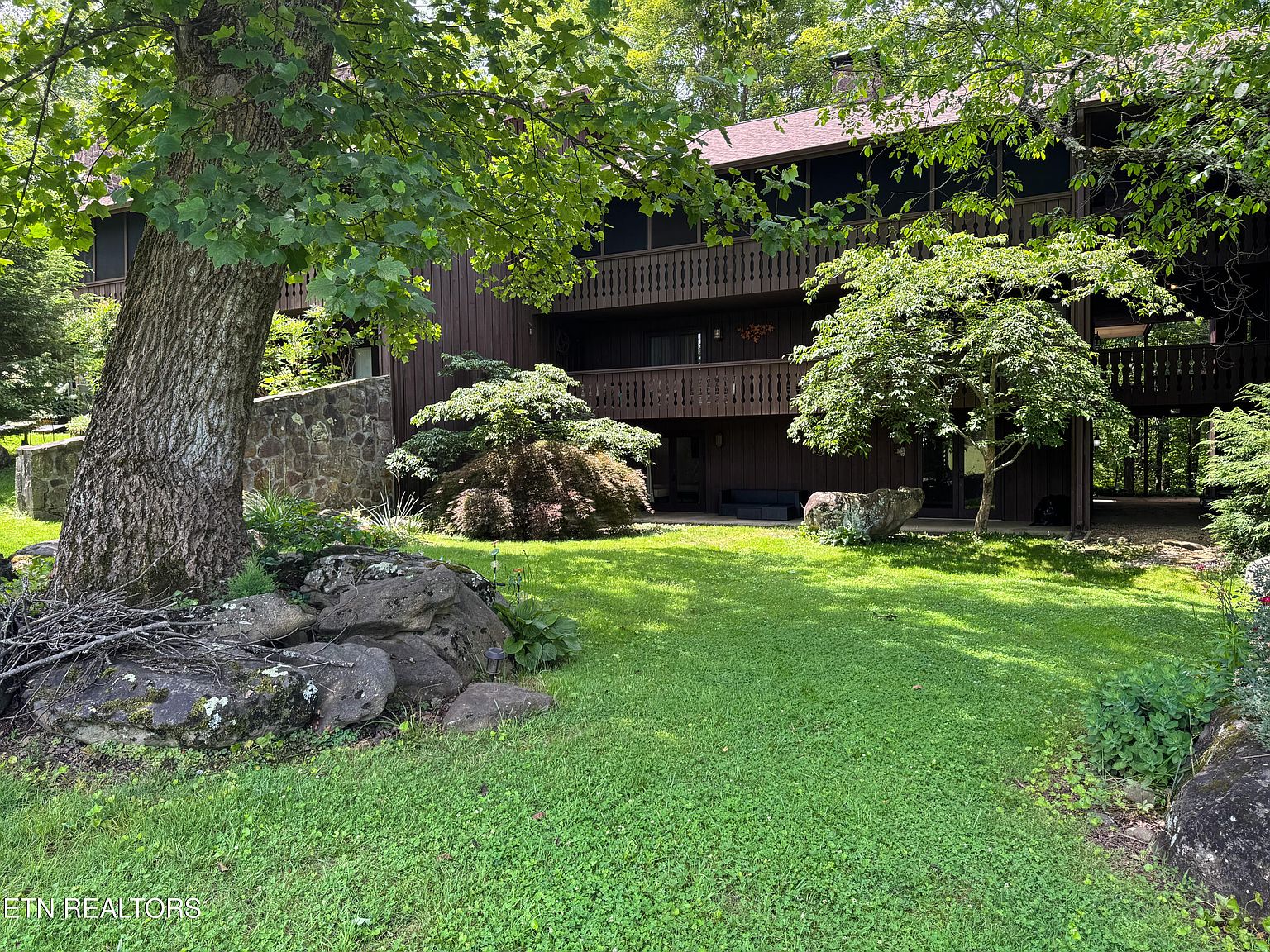 3815 E Pkwy APT 13