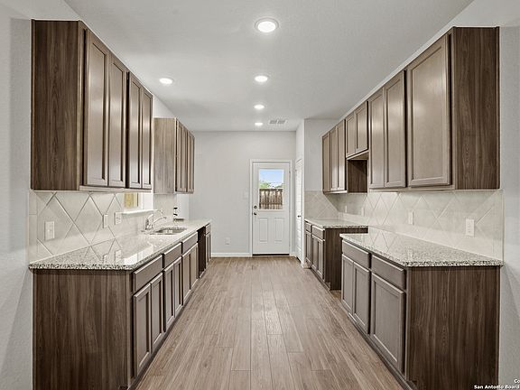 5th image of 4227 Ametrine Way