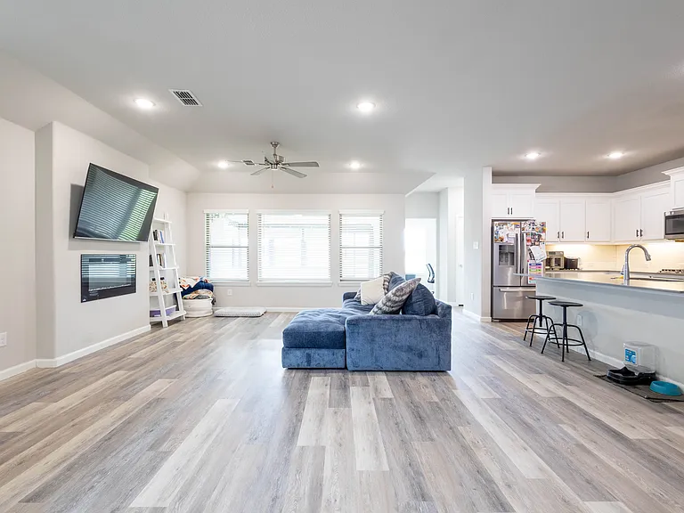 4709 Mayflower Dr — Photo 12
