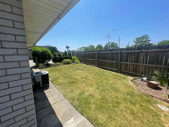 5th image of 308 N Rochester Rd APT 1