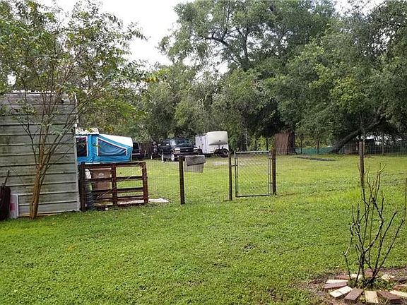 4th image of 31830 Lakeview Dr