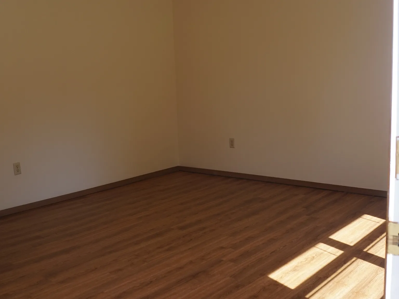 3 bed, 912 sqft, $1,800 — Photo 3