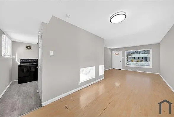 146 Grampian Rd — Photo 10
