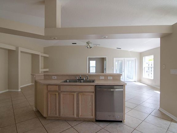 4th image of 8007 Bracken Ln