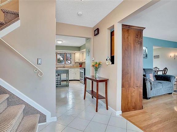 5th image of 323 Burroughs Ln