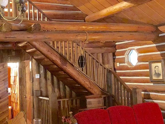 Interior log walls, chinked