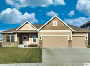 17182 Summit St, Bennington, NE 68007