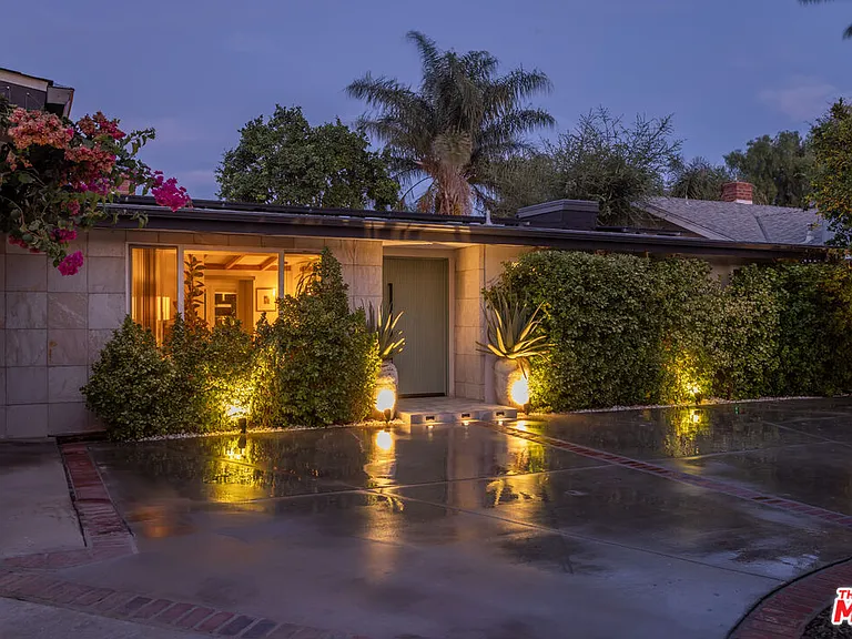 7442 Capps Ave — Photo 6