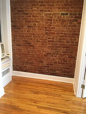 Rented by Metropolis Real Estate of Manhattan | media 28