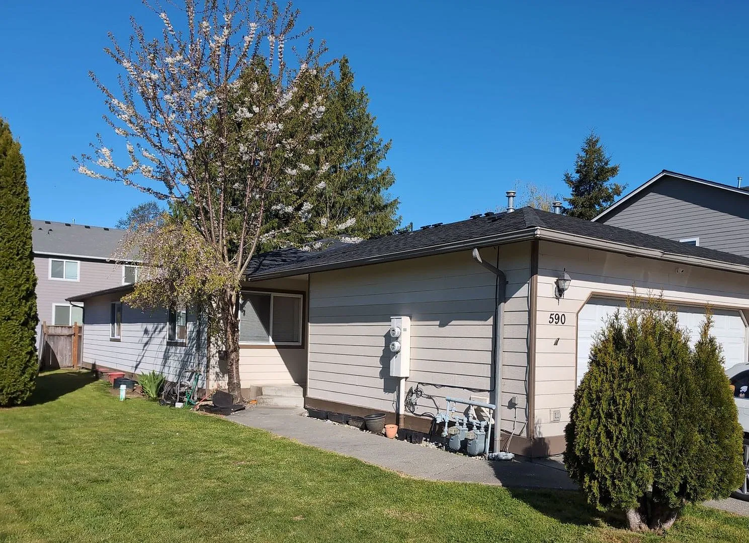 590 Lowell Court Sedro-Woolley, WA 98284 — Photo 1