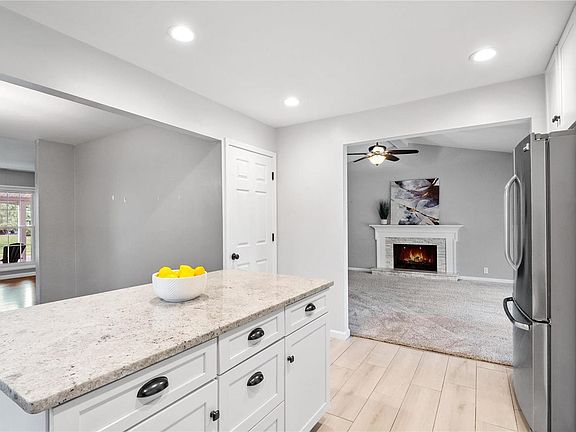 4th image of 839 Claymont Dr
