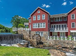 55 Jelliff Mill Rd #55, New Canaan, CT 06840