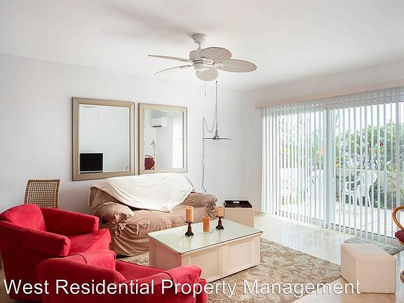 3rd image of 2601 S Roosevelt Blvd APT 102B