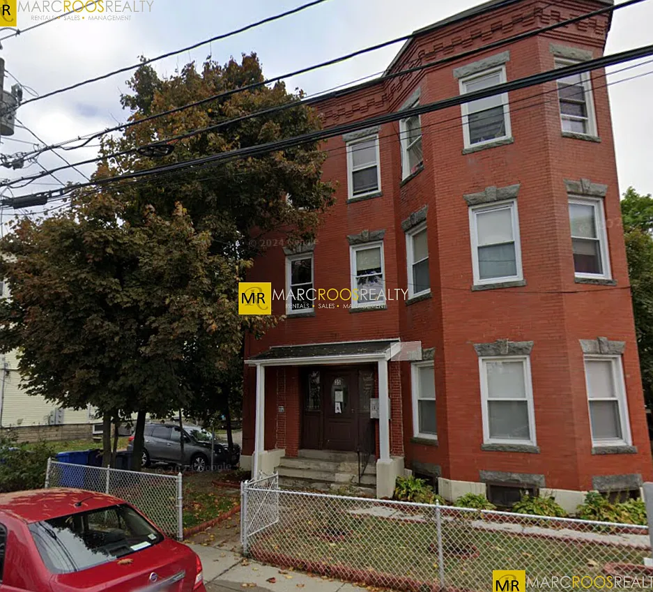 4 bed, 9999 sqft, $3,600 — Photo 1