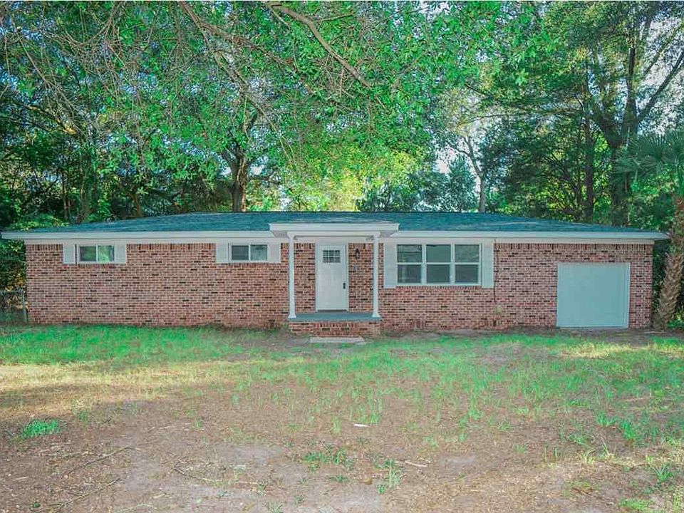 1st image of 221 Carolina Dr
