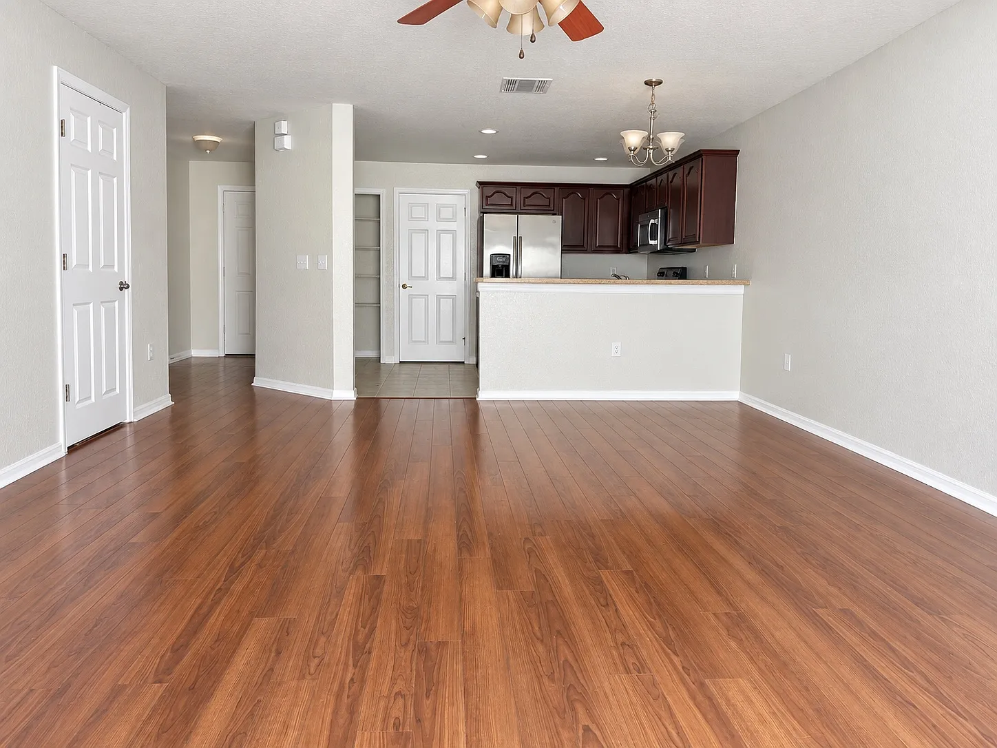 3 bed, 1516 sqft, $2,950 — Photo 2