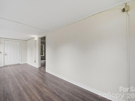 5th image of 630 2nd St SW