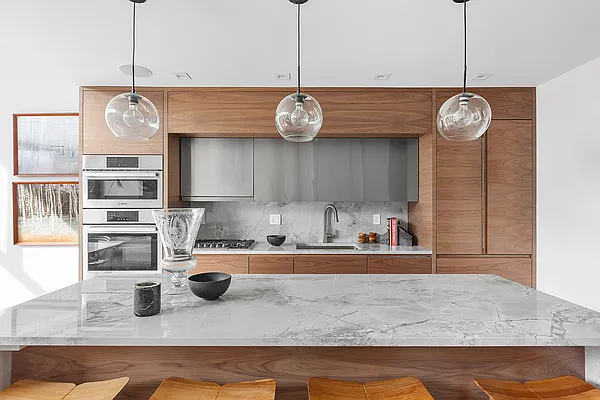 Sold by Compass | media 18