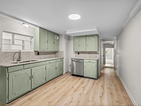 4th image of 401 N Assembly Dr