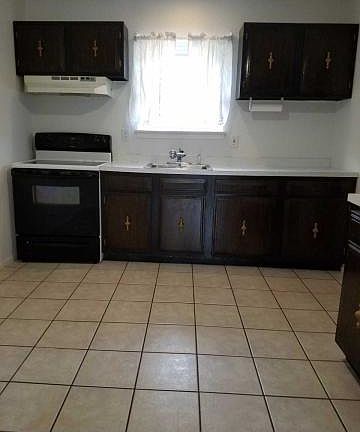 3rd image of 130 Briar Mills Dr