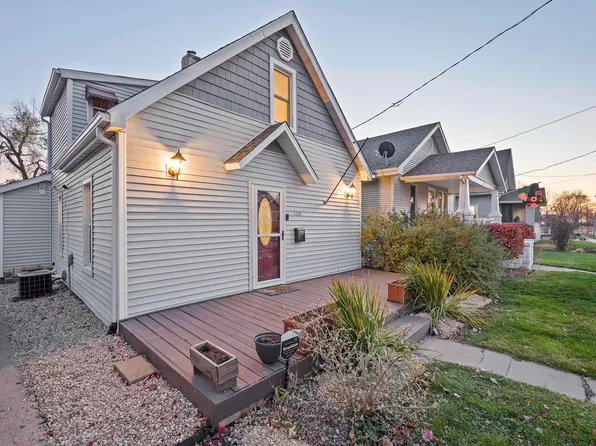 1108 E Hines Ave, Peoria Heights, IL 61616