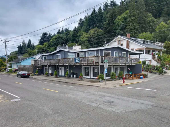 582 Winchester Ave, Reedsport, OR 97467