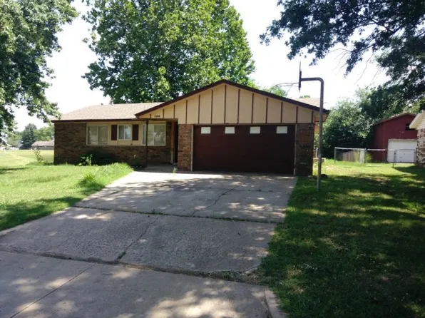 1132 SE 15th St, Pryor, OK 74361