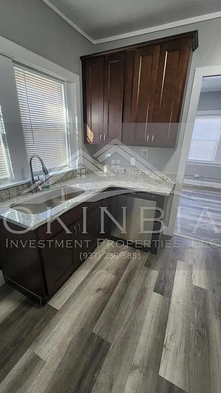 750 Superior Ave — Photo 4