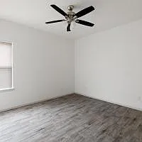 443 Medina Ln #3 — Photo 3