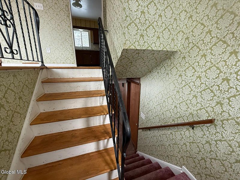3rd image of 23 Meadowlark Drive