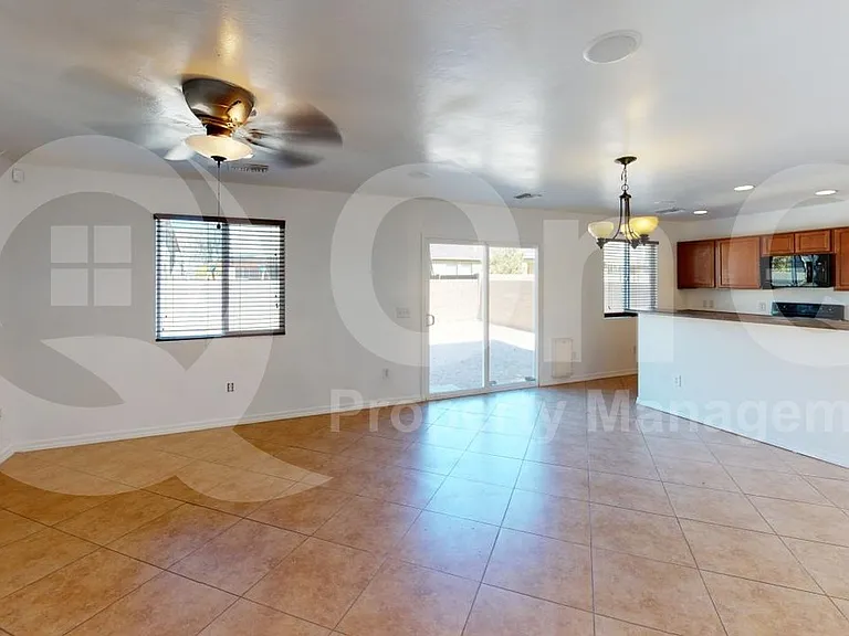 7037 S Red Maids Dr — Photo 4