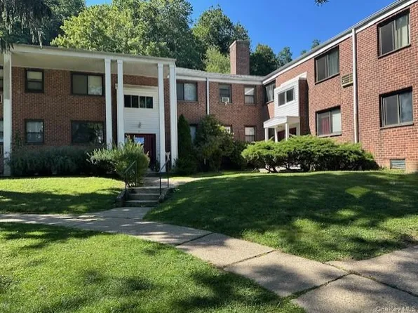 5 Lawrence Drive #A, White Plains, NY 10603