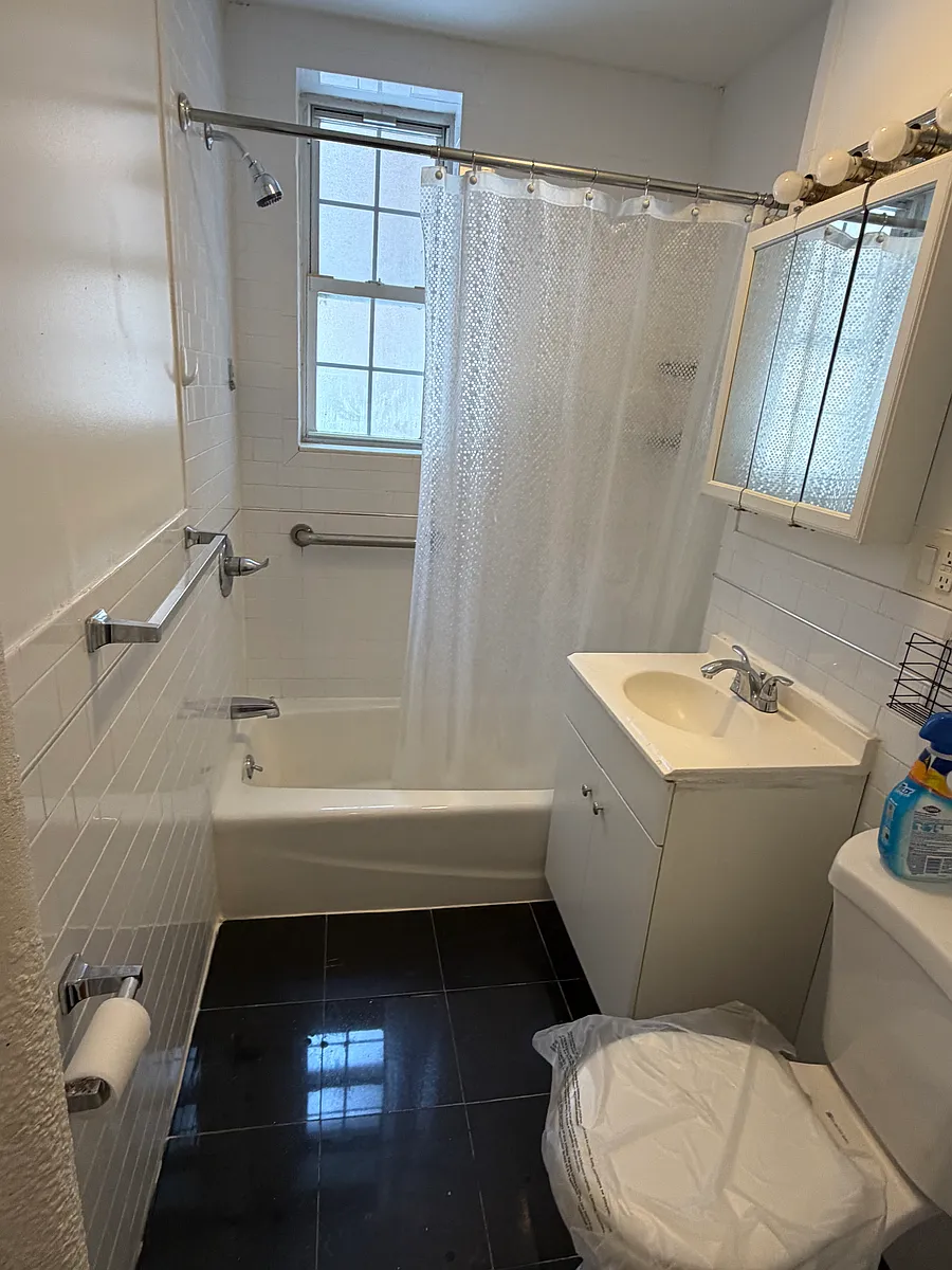 Building Photo - 89 Maybrook Dr #89