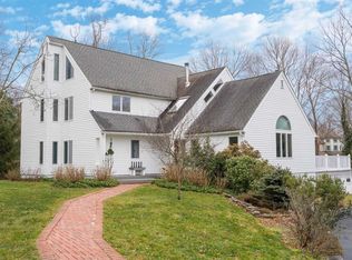 7 Braemer Rd, Setauket, NY 11733