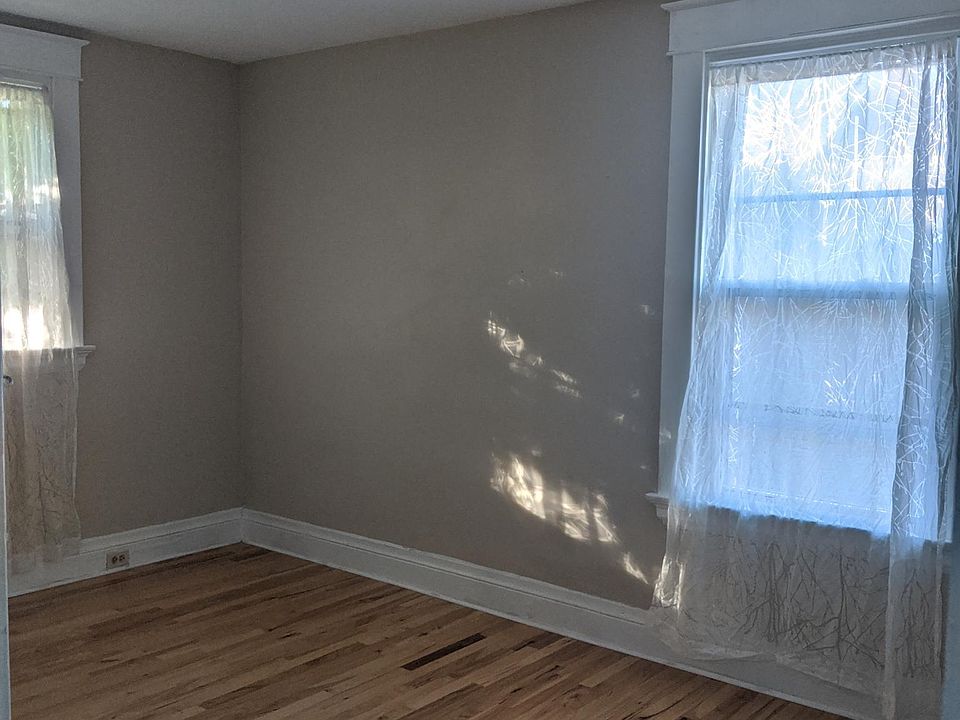 2nd image of 4113 Fergus St
