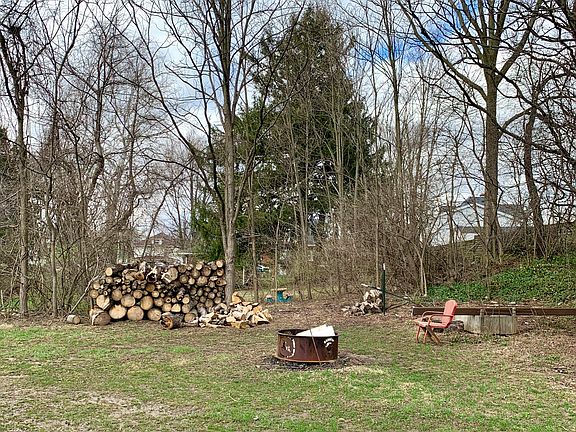 5th image of 842 Fielding Rd