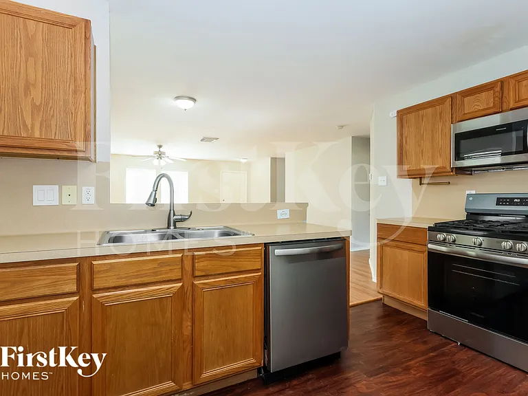 7919 Raven Creek Ln — Photo 8