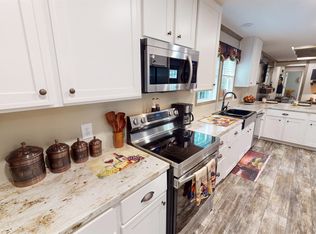 2957 Waterwood Dr, Chandler, TX 75758