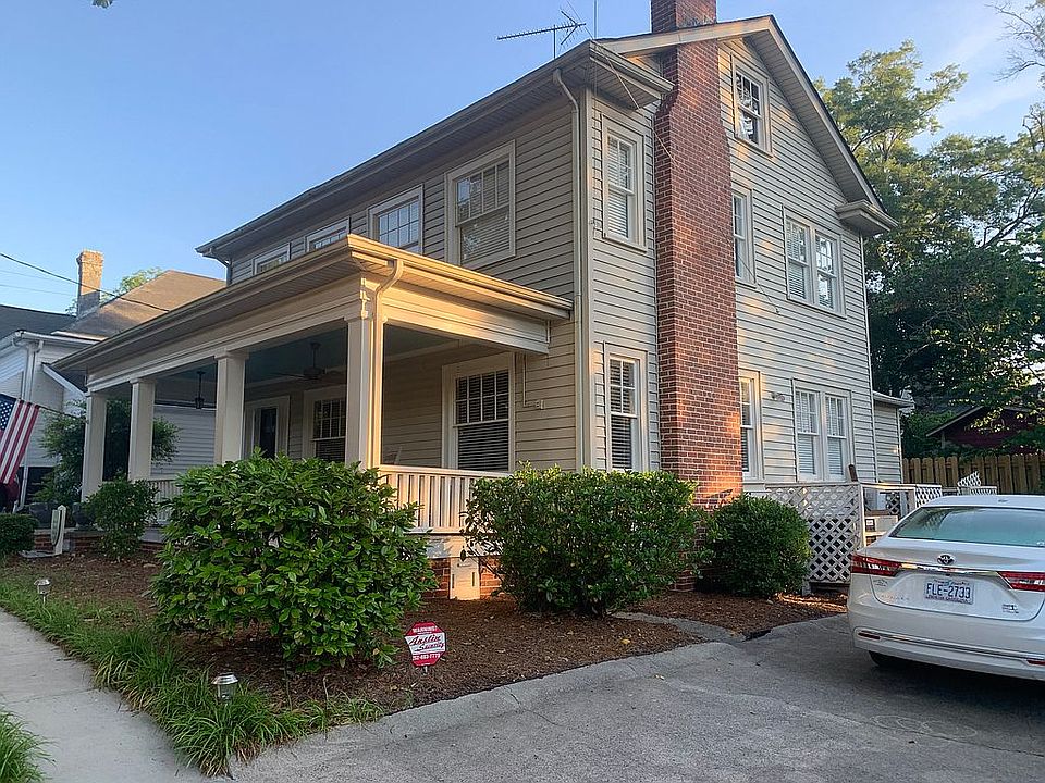 1st image of 104 SE 4th St