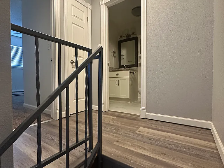 1440 NE Paropa Ct — Photo 16