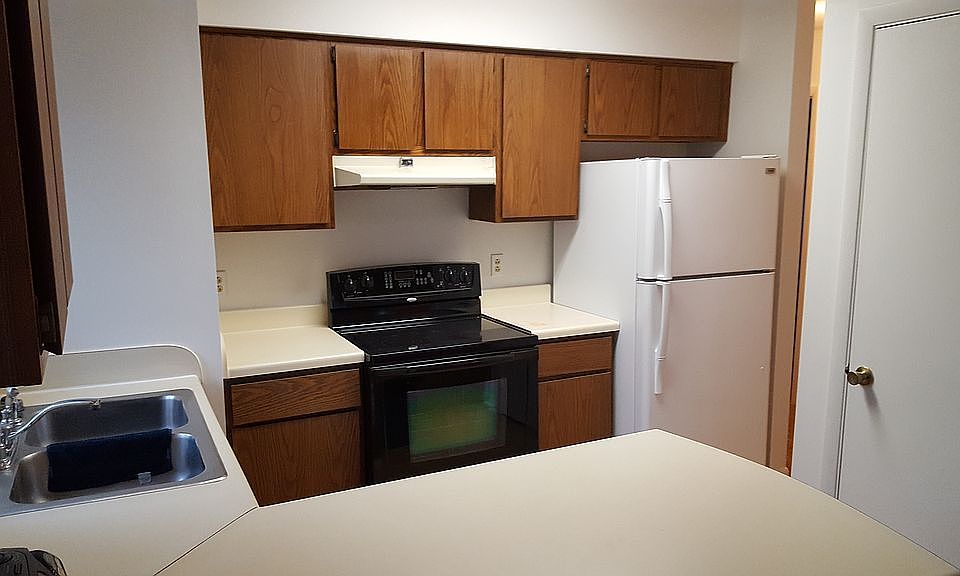 2nd image of 5032 Rugby Rd