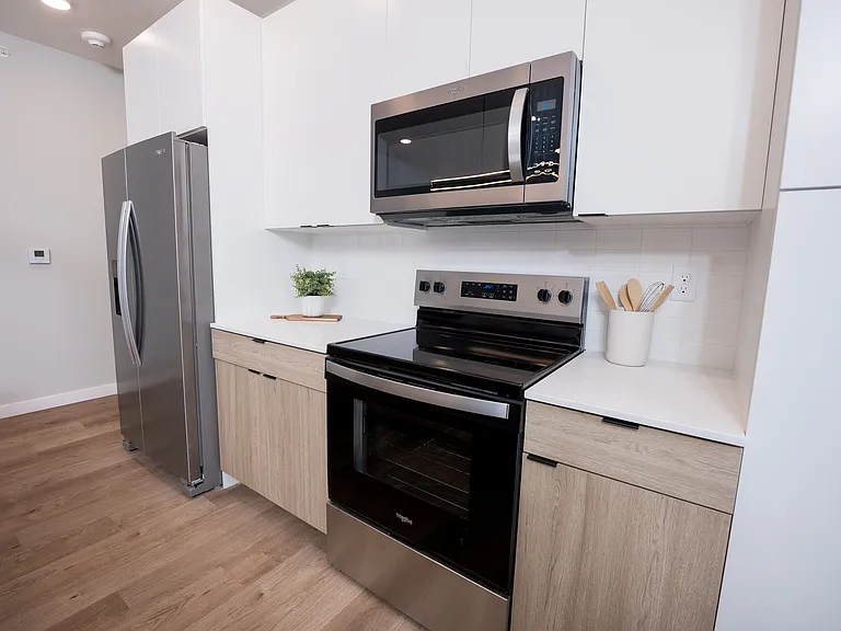 60 E Green St #506 — Photo 10