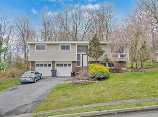 5 Jones Dr, Highland Mills, NY 10930