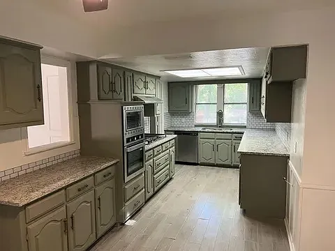 1243 Cedarbrook Trl — Photo 2