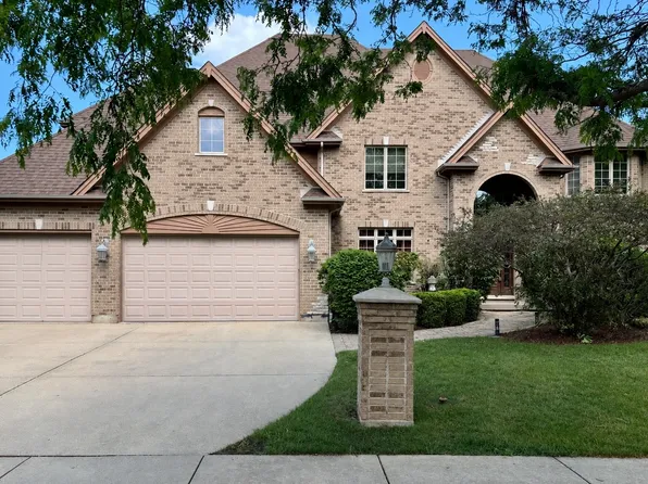948 Lorie Ln, Lake Zurich, IL 60047