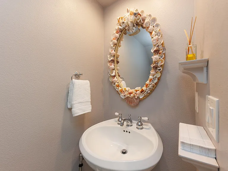 8132 Camino Del Sol #D — Photo 16