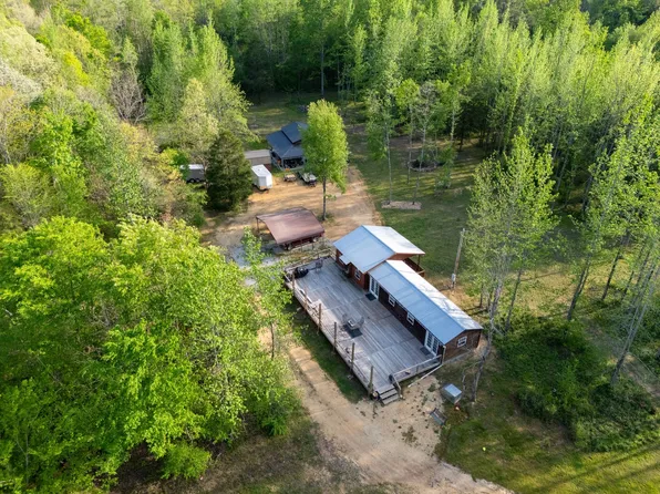 664 Russ Valley Rd, Lobelville, TN 37097