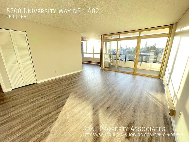 5200 University Way NE #402 — Photo 7