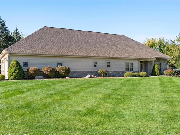 10301 South Nicholson ROAD, Oak Creek, WI 53154