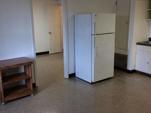4th image of 609 Hickory Ave APT A